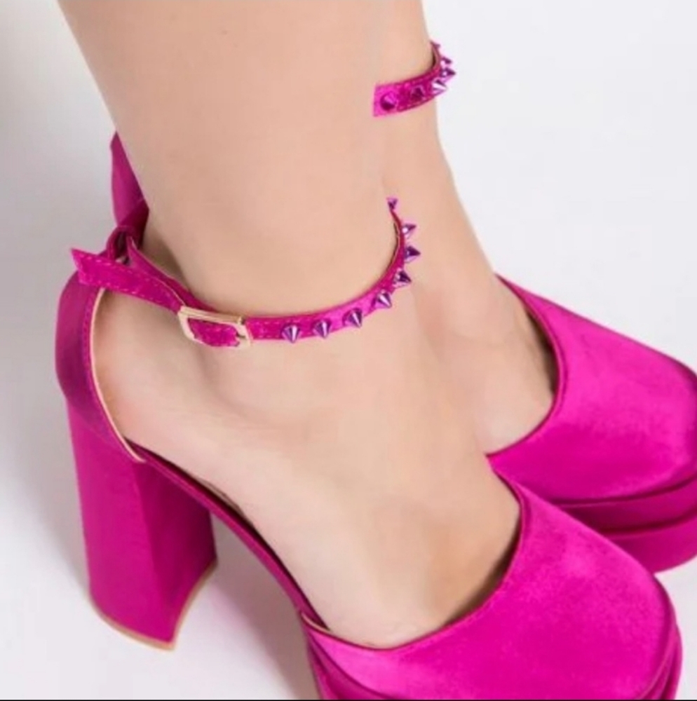 NWT Versace Style Retro Satin Effect Platform Block Heel Pump with Studs
